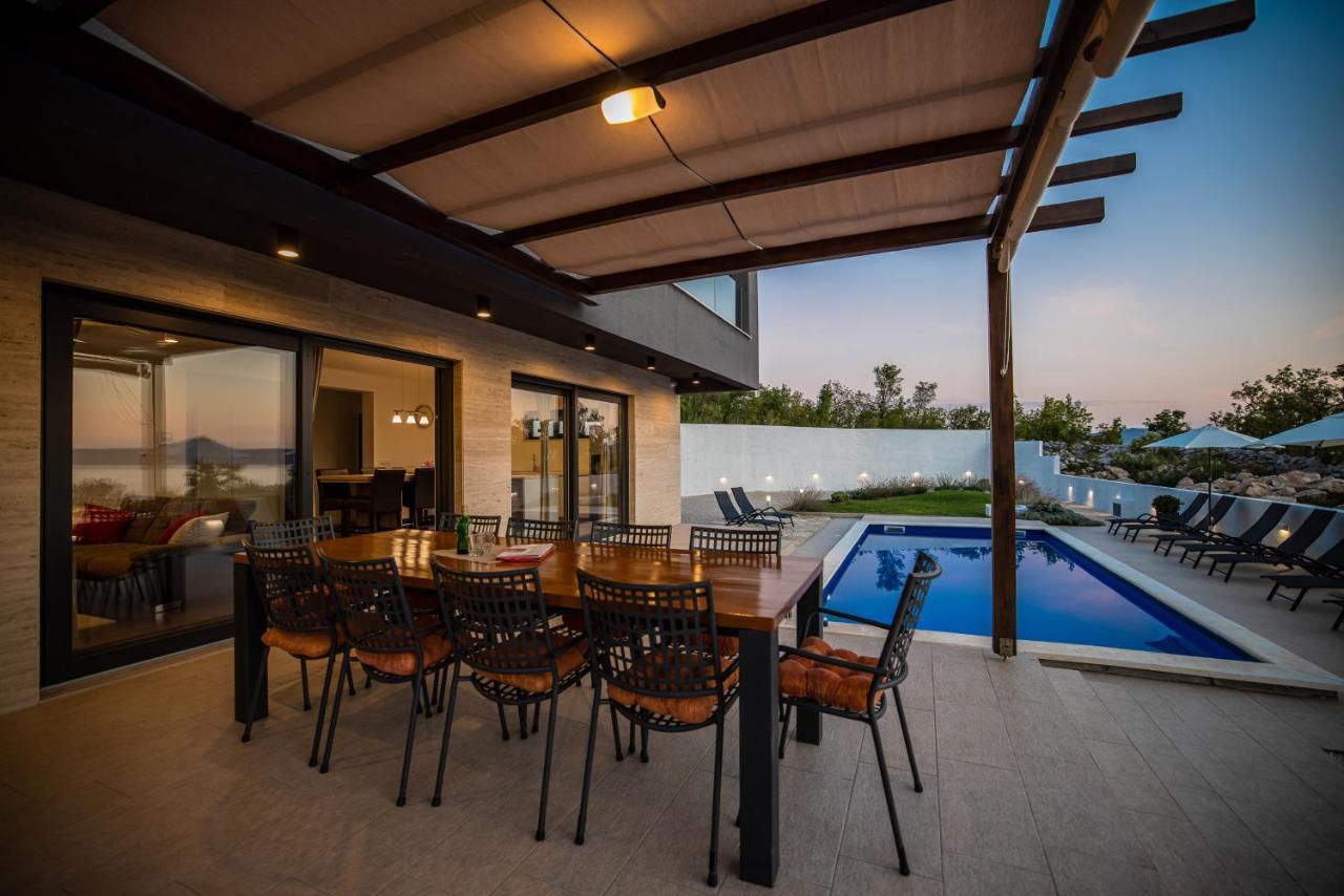 Royal Promons - Heated Pool Villa Starigrad Paklenica Buitenkant foto